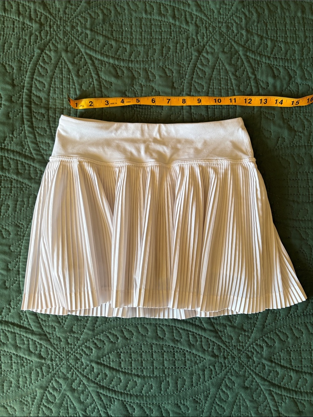 Lululemon white tennis skirt